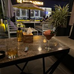 Tunnel Lounge
