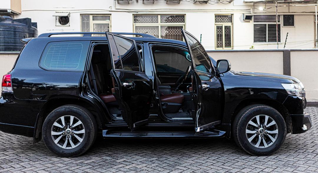 Land Cruiser V8
