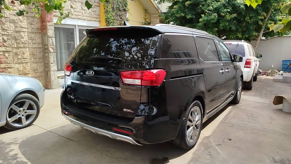 KIA Sedona Luxury